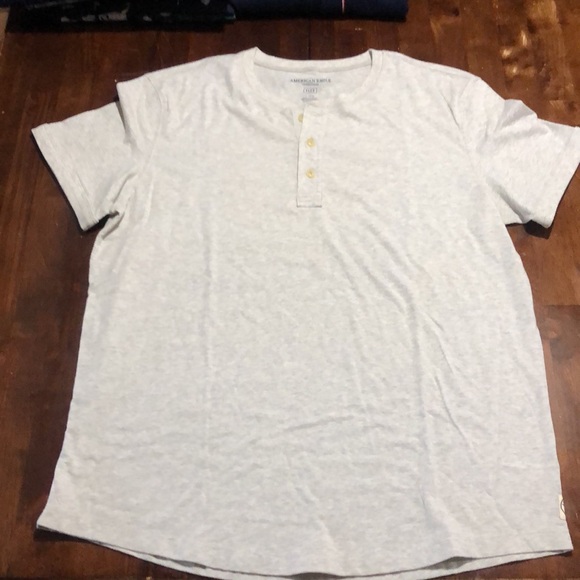 American Eagle short sleeve shirt - Picture 3 of 4
